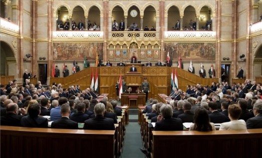 Megalakult az új magyar parlament 